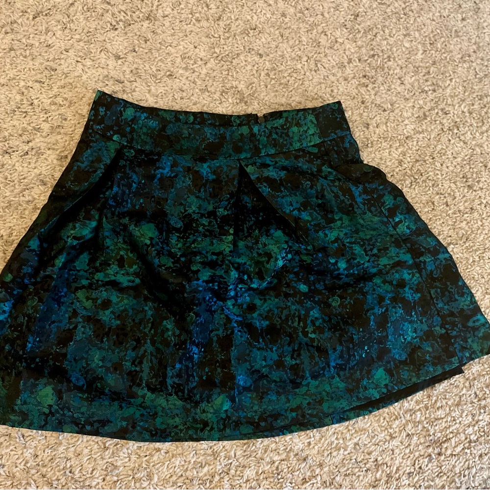 Elegant Black and Green Skirt